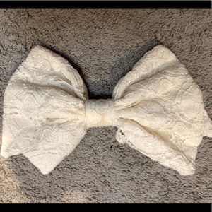 Cream Bow Shirt Accessory